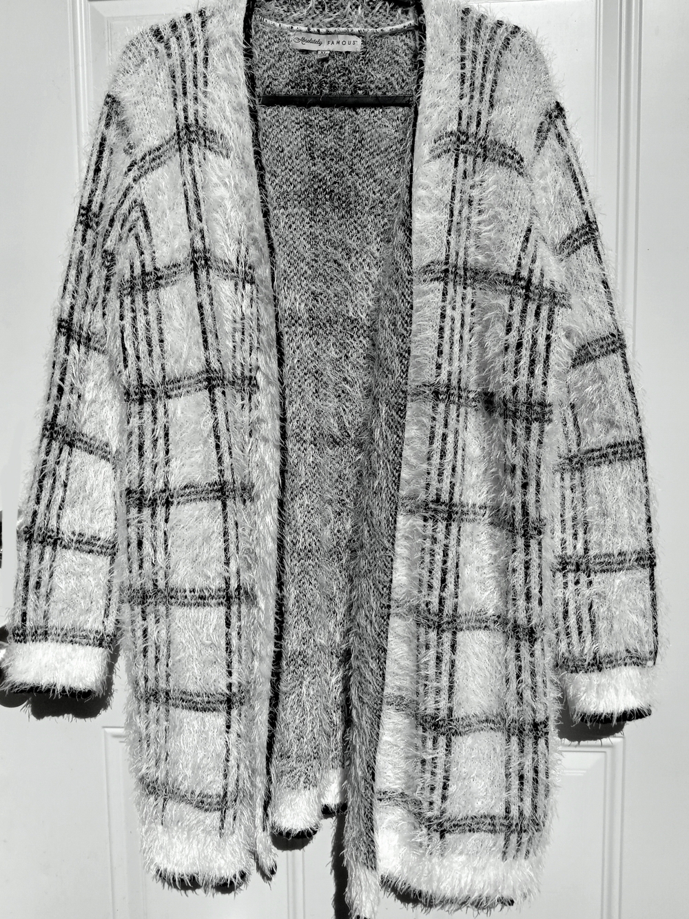 Absolutely Famous Eyelash Knit White Black Plaid Fuzzy Open-Front Cardigan XL